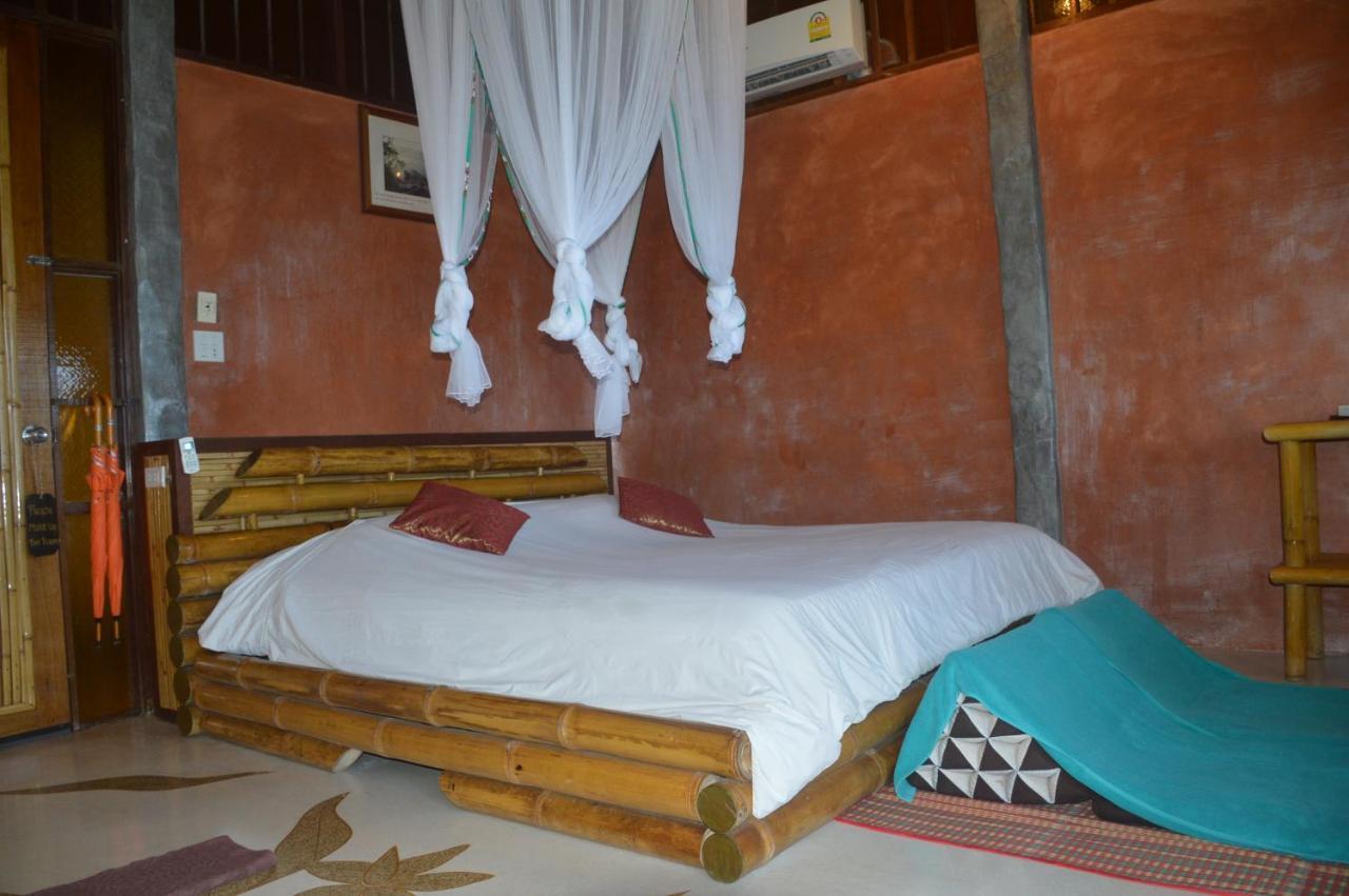 Koh Tao Bamboo Huts Hotel Exterior photo